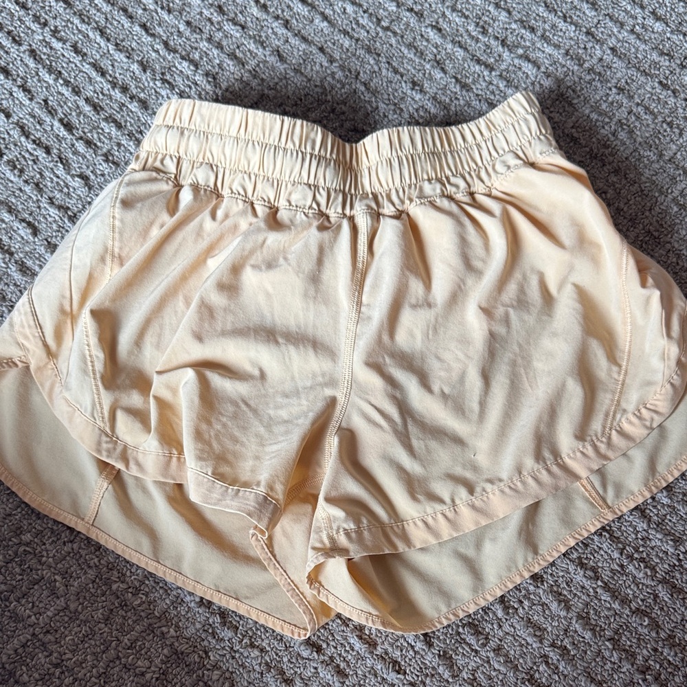 Lululemon Athletica track that high rise 3 inch